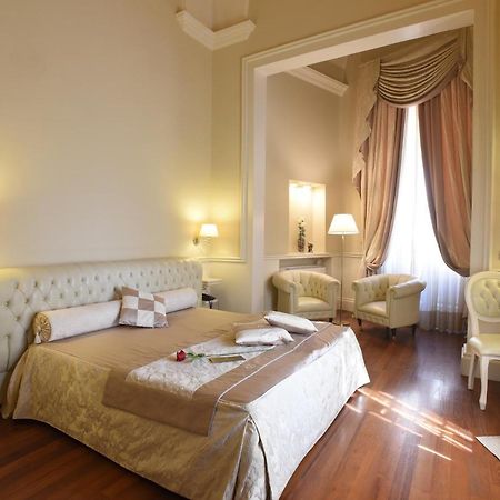 Suite Hotel Santa Chiara Lecce Eksteriør billede