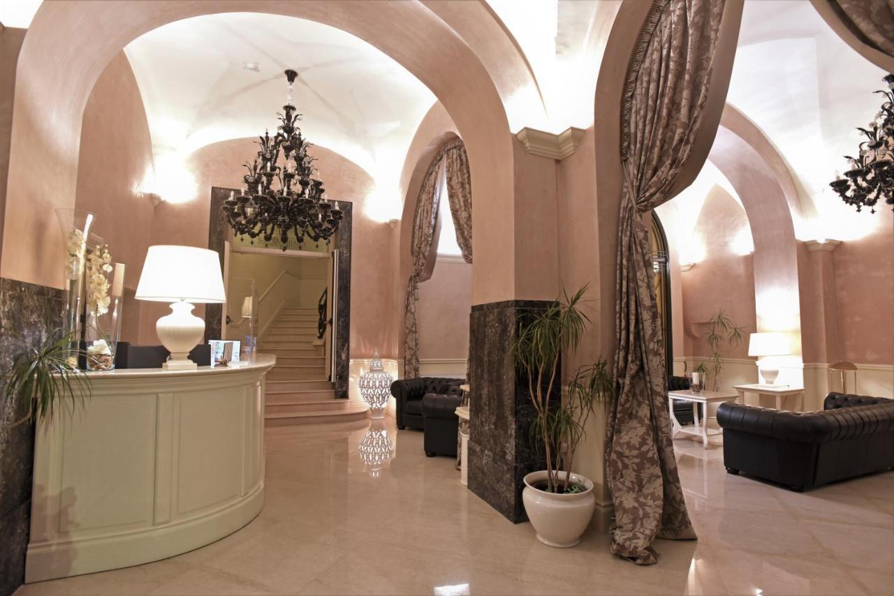 Suite Hotel Santa Chiara Lecce Eksteriør billede