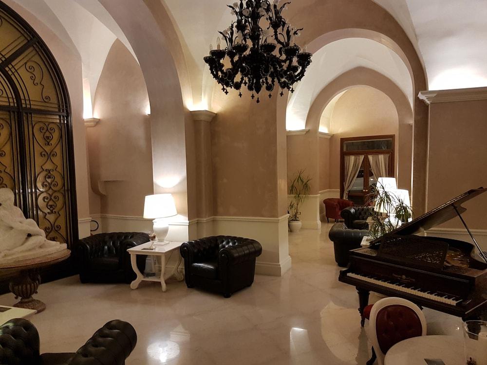 Suite Hotel Santa Chiara Lecce Eksteriør billede