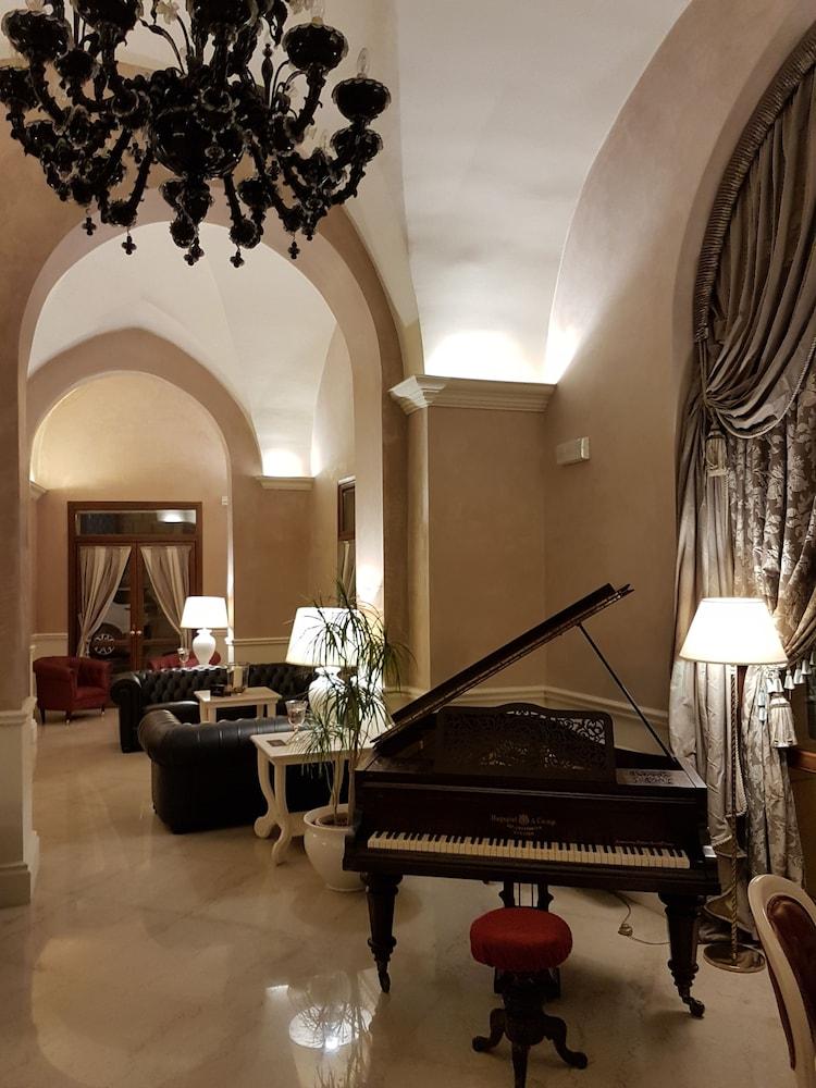 Suite Hotel Santa Chiara Lecce Eksteriør billede